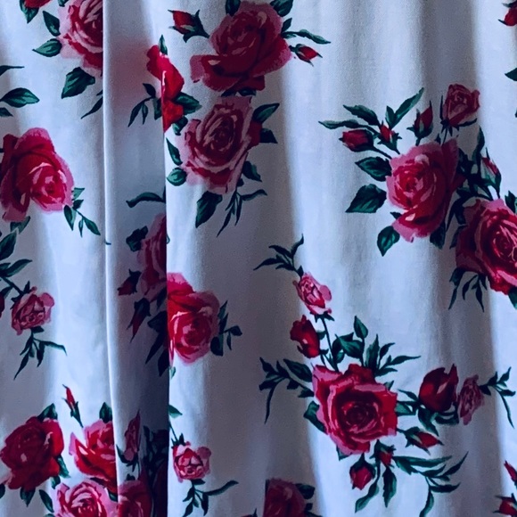 H&M// White Floral Casual Dress - Picture 3 of 3